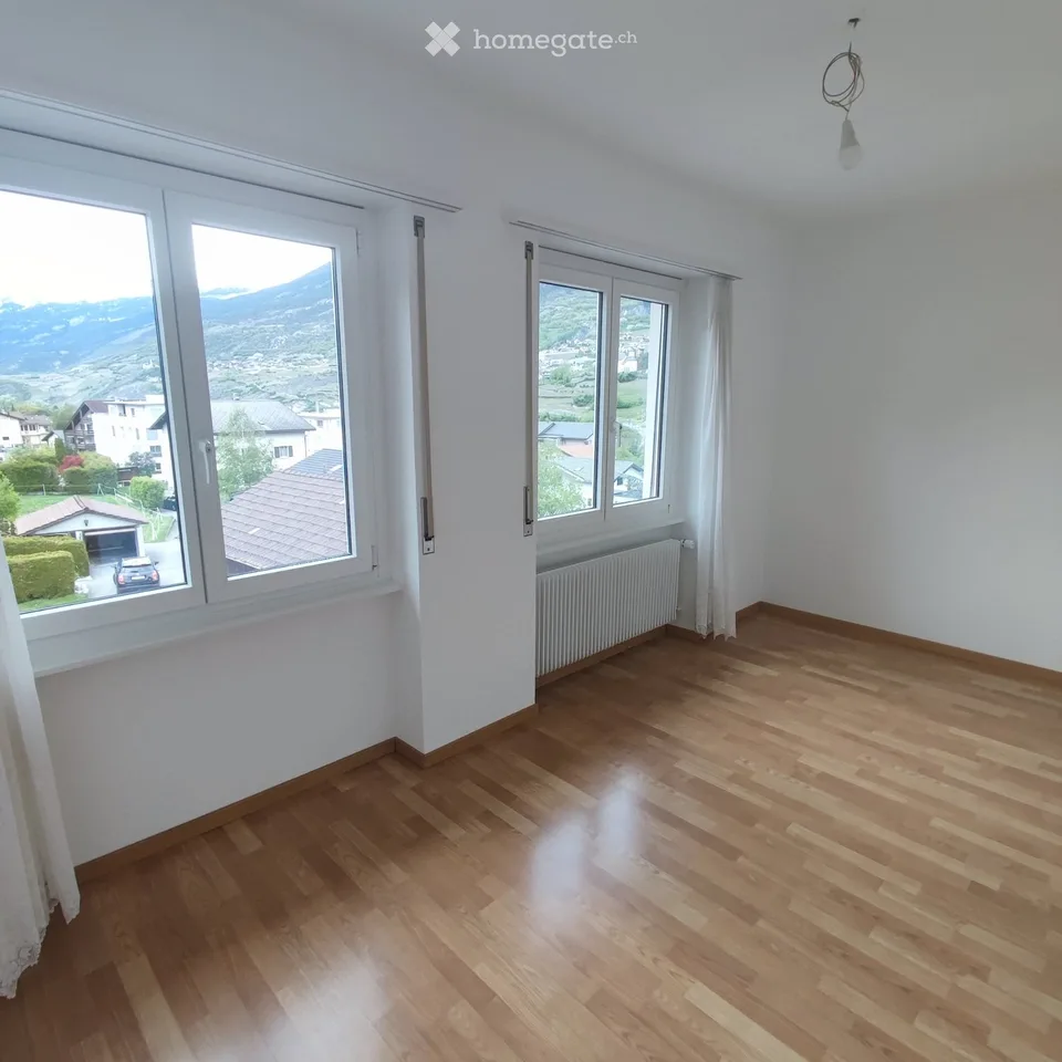 Attractive 4.5-room apartment with mountain panorama in Susten