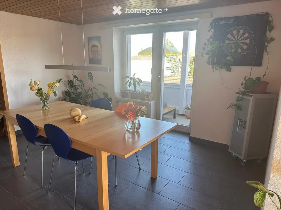 4.5-Zimmer-Wohnung mit Balkon und schöner Aussicht in Buchs an der Stadtgrenze zu Aarau