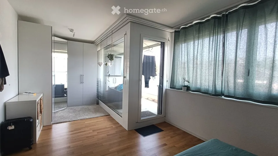 Dachgeschoss zur Miete mit Möbelkauf