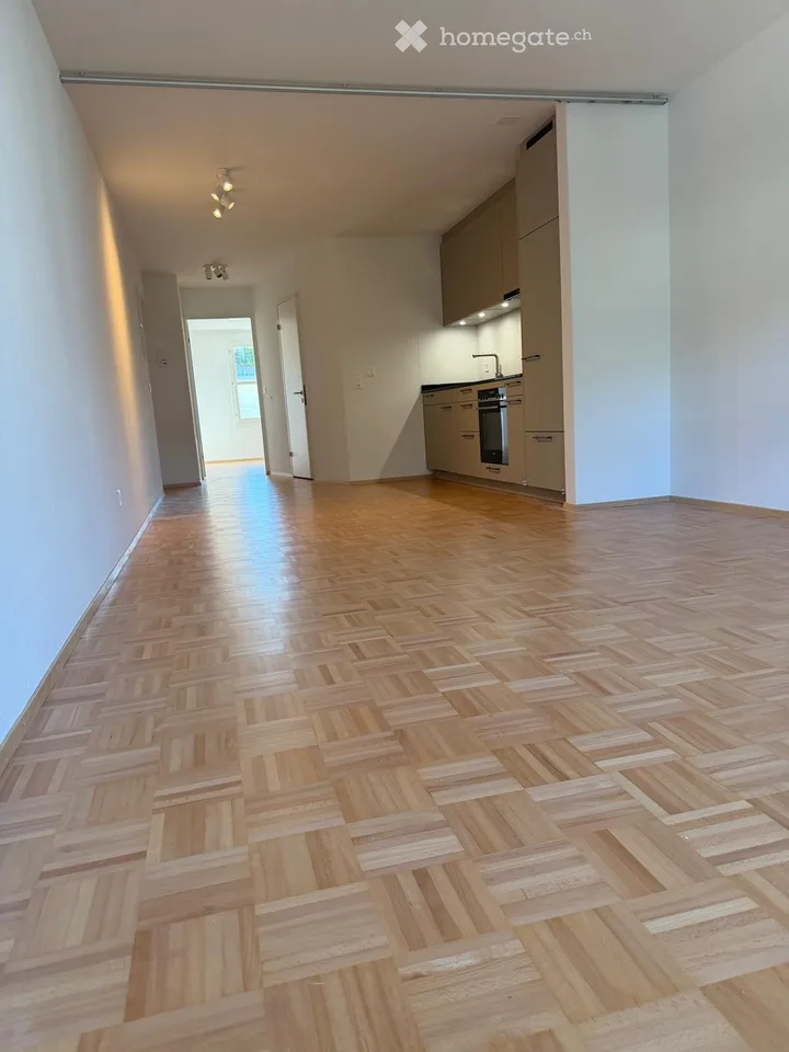 Appartement de 2,5 pièces fraîchement rénové à Zürich-Albisrieden à louer !