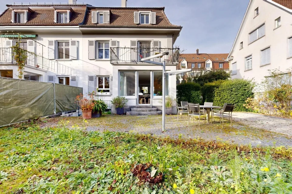 Nouveau bâtiment : Appartement spacieux 2.5 pièces dans un quartier central