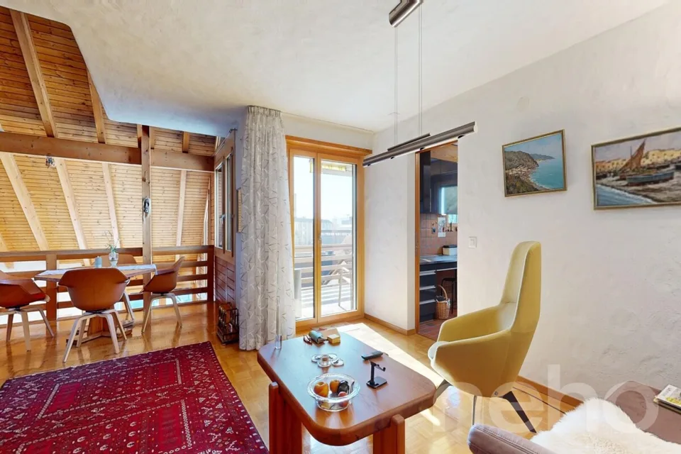 Charmantes 6 Zimmer Einfamilienhaus mit Pool, Sauna und Weitsicht