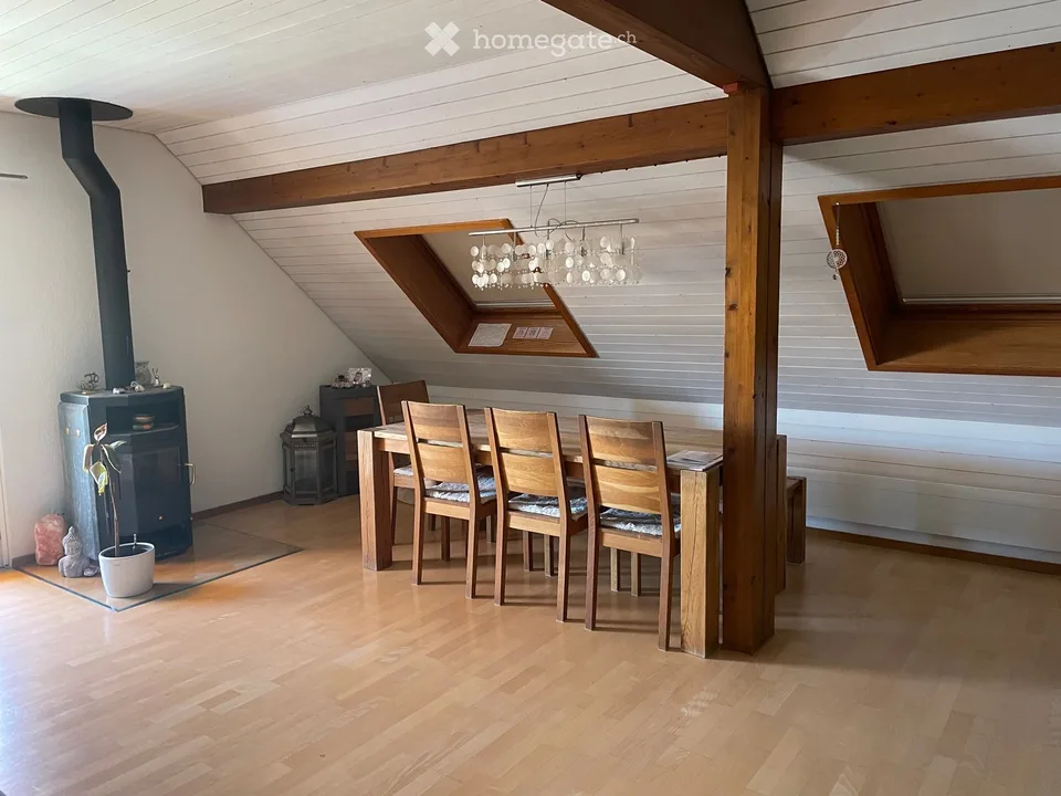 Incantevole appartamento maisonette 4.5 locali in un edificio storico a Biel/Bienne