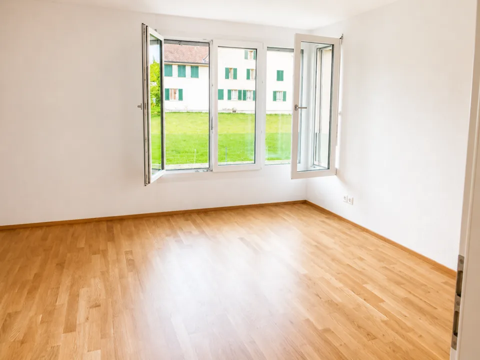 Grosszügige 4½-Zimmerwohnung mit Gartensitzplatz