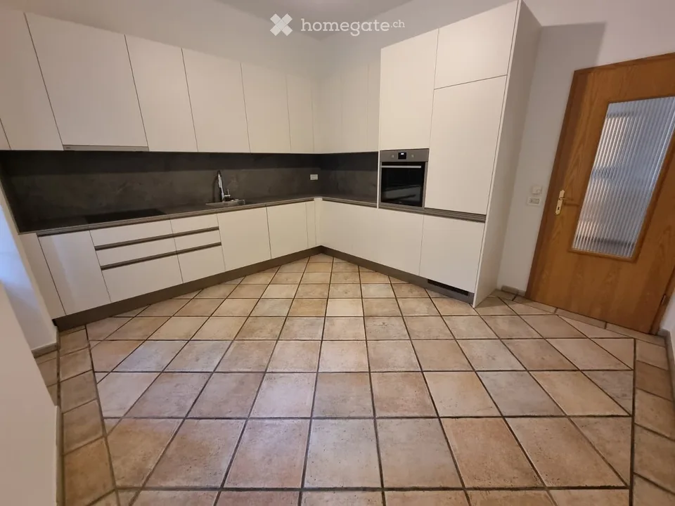 Apartment with 3.5 rooms in Locarno – Available Immediately