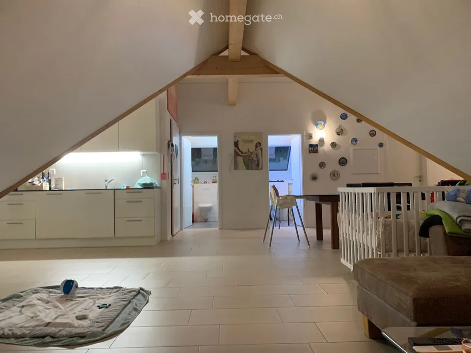 Charmante 4-Zimmer-Dachgeschosswohnung in Kefikon ZH mit sehr schöner Aussicht