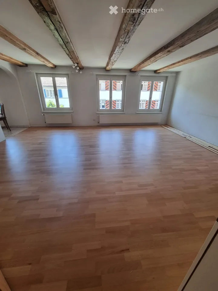 Charmant appartement 5.5 pièces dans un immeuble ancien à Elgg – fraîchement rénové et disponible immédiatement