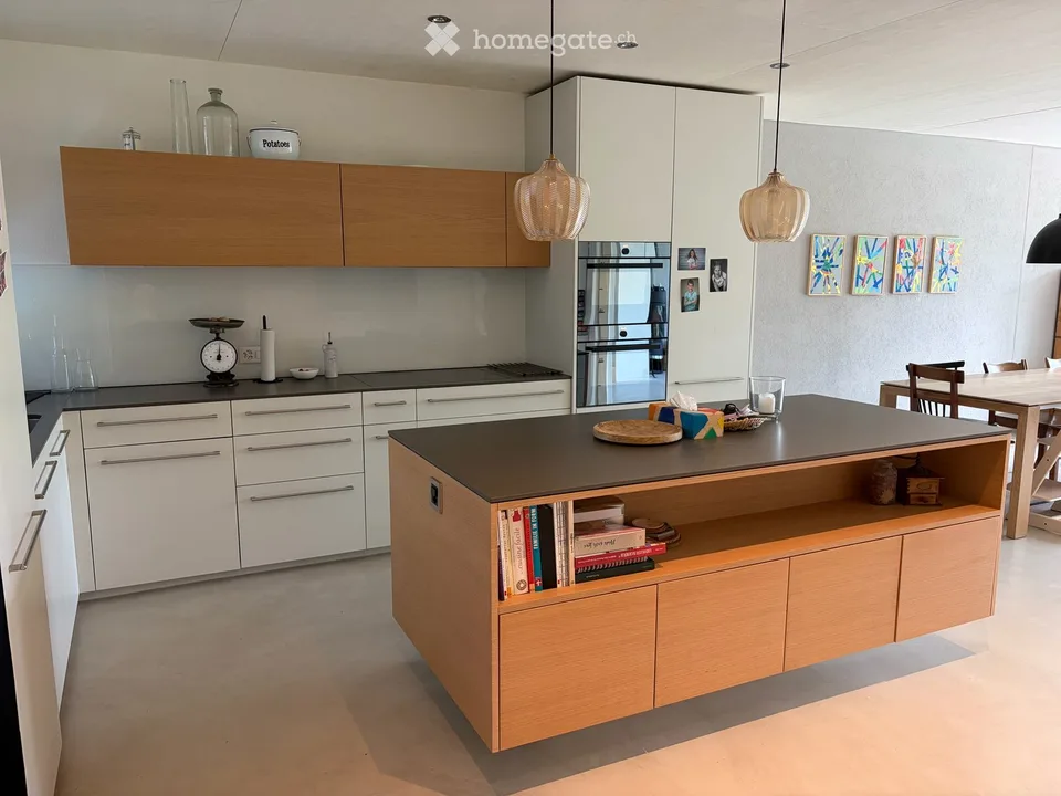 Geräumiges 6.5-Zimmer-Reihenhaus zu vermieten/Spacious 6.5-Room Row House for Rent