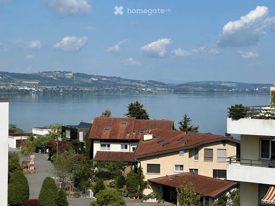 Helle 4.5-Zimmer-Wohnung mit Seeblick in Sempach – ab sofort verfügbar!