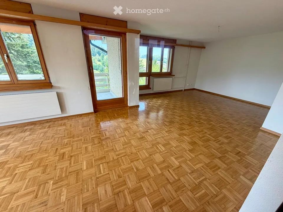 Bright 4.5-room apartment with balcony and great view