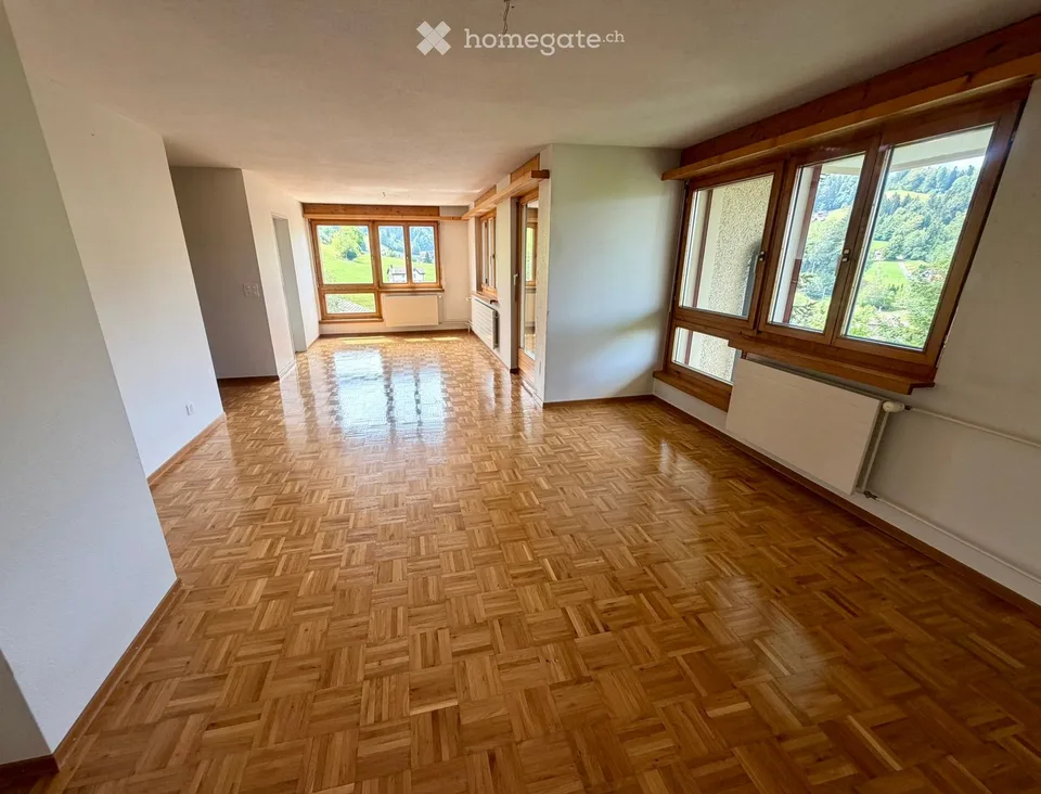 Bright 4.5-room apartment with balcony and great view