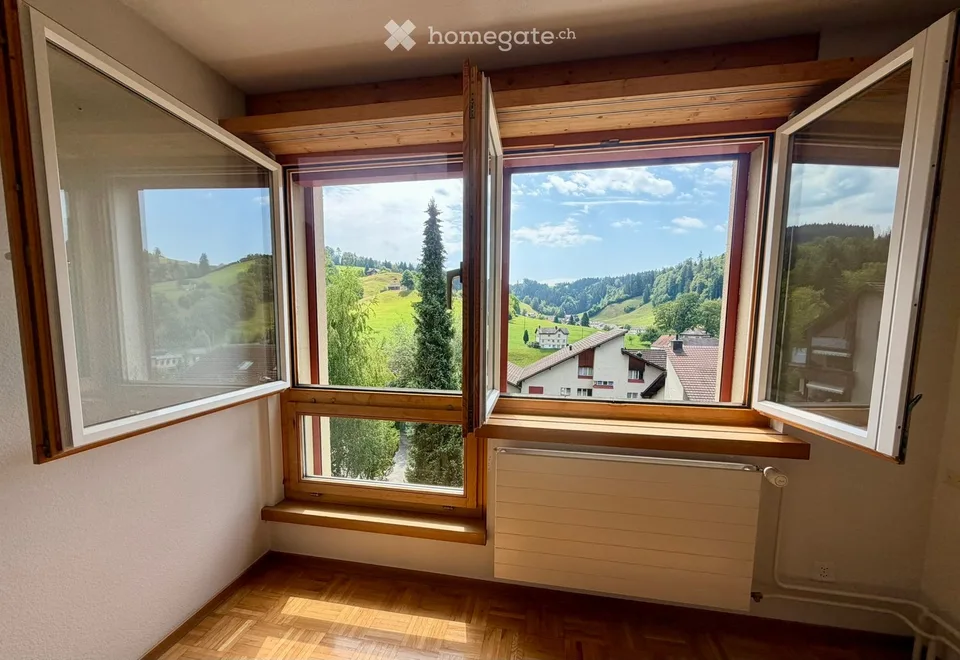Bright 4.5-room apartment with balcony and great view