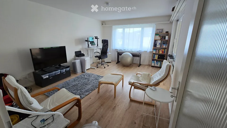 Gemütliche 2.5-Zimmer-Wohnung mit Balkon in Henggart
