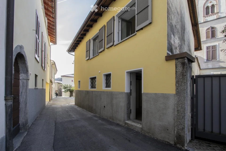 CASA Indipendente rinnovata nel nucleo di PURA (Malcantone)