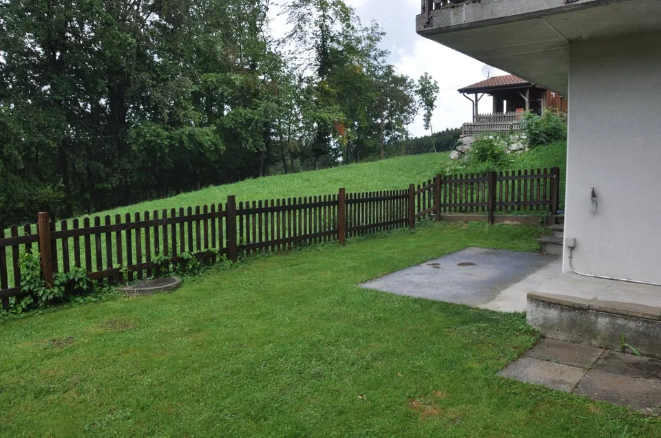 2 pièces avec jardin au calme dans villa individuelle