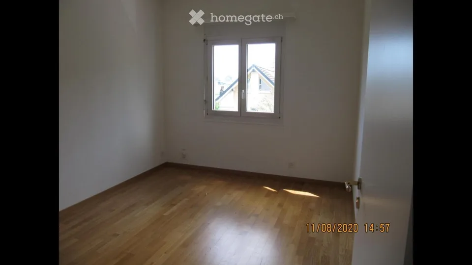 Huge and bright 3.5-room apartment for rent