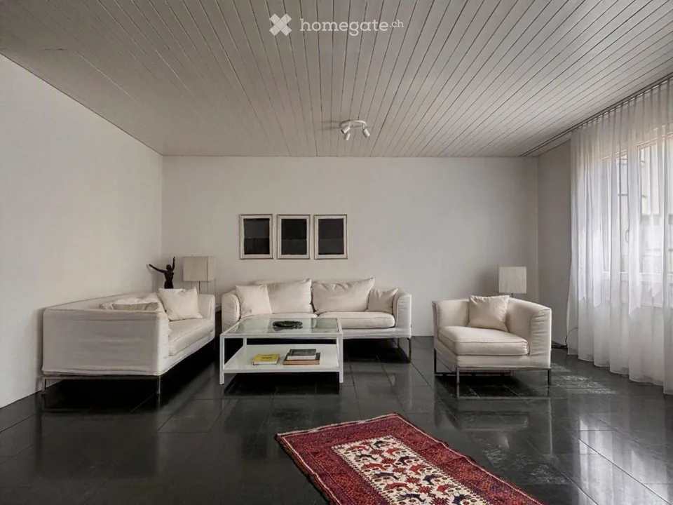 Appartement de jardin familial de 4,5 pièces dans un emplacement central et calme