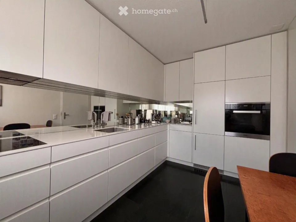 Appartement de jardin familial de 4,5 pièces dans un emplacement central et calme
