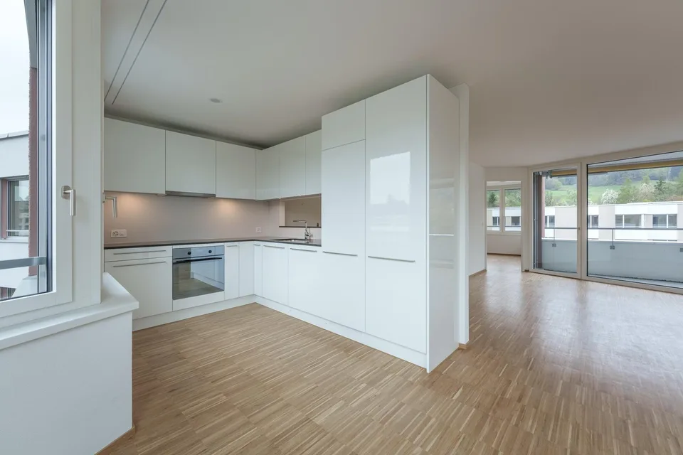 Appartement moderne et adapté aux seniors de 3,5 pièces à Zürich-Manegg