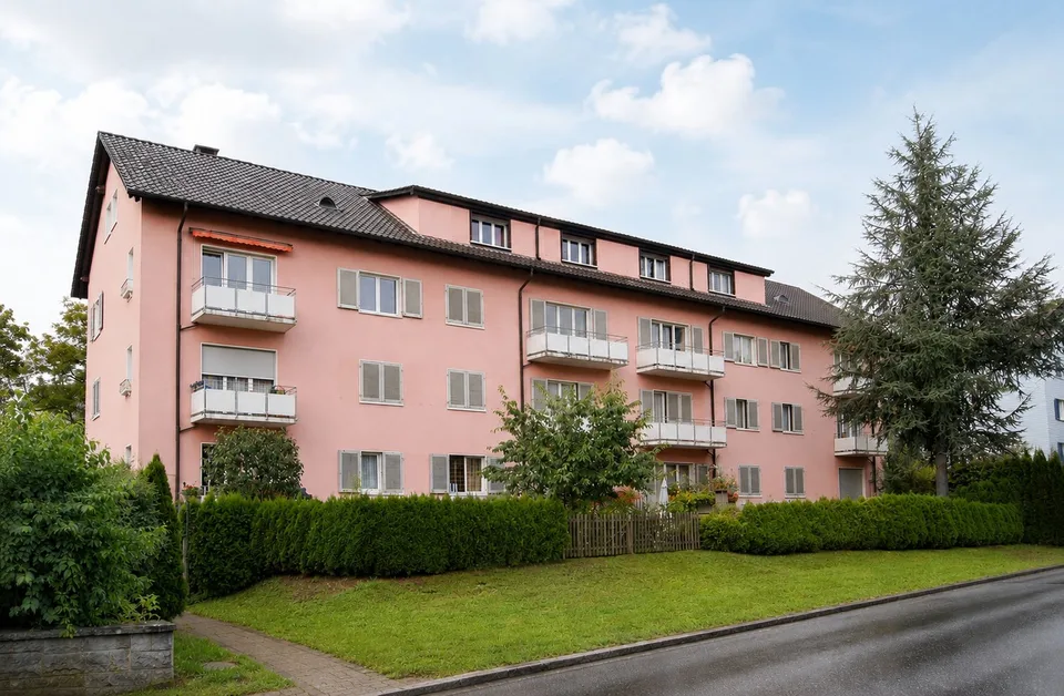 Modern renovierte 3-Zimmerwohnung mit Balkon