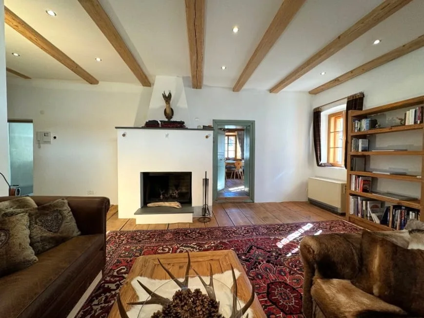 Gioiello storico incontra la modernità: Casa engadine di lusso a Scuol