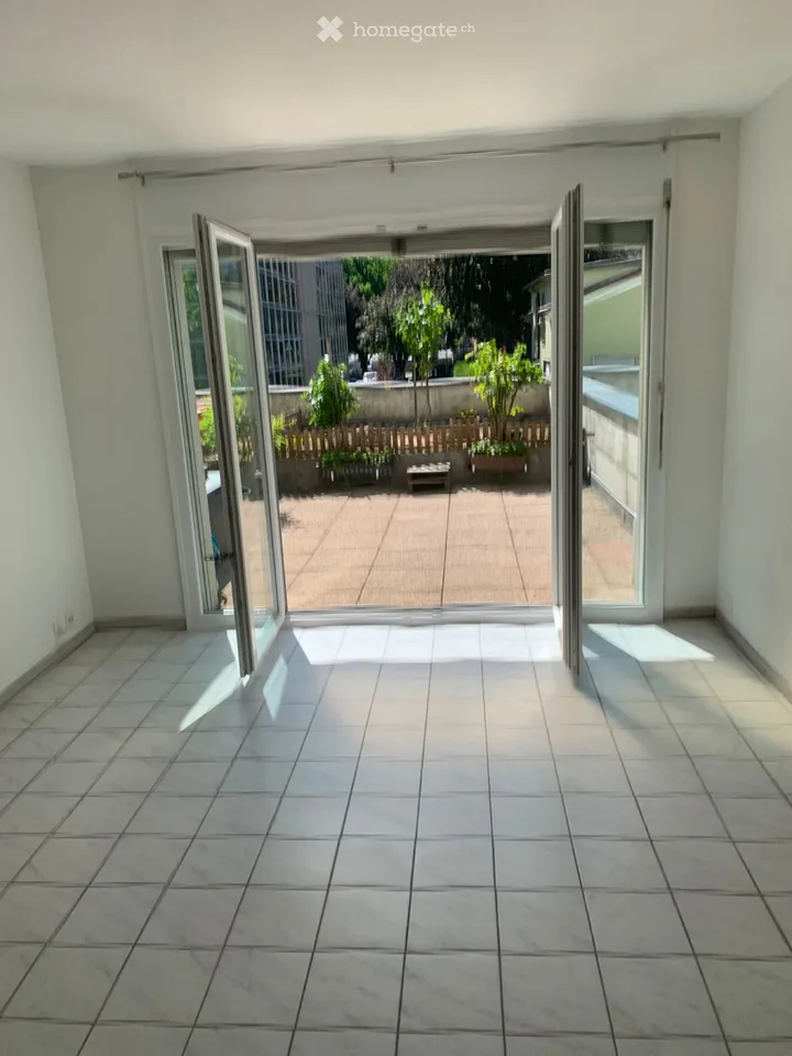 Grand studio avec terrasse, à deux pas de la Gare