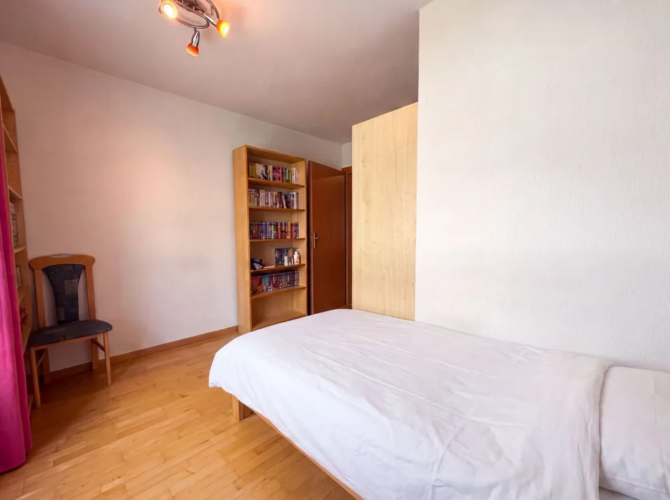 Wohnung zu verkaufen in Lausanne - 3 Zimmer, 75 m², großer Balkon und innenliegender Parkplatz
