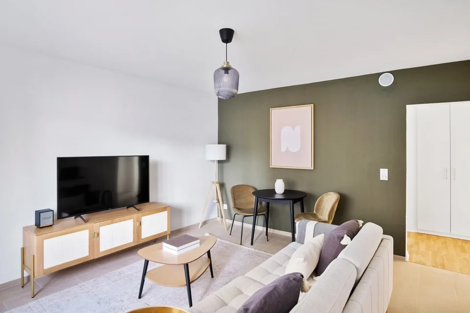 2.5 rooms in Oerlikon, close to the train station, fully furnished, flexible rental period, instant booking