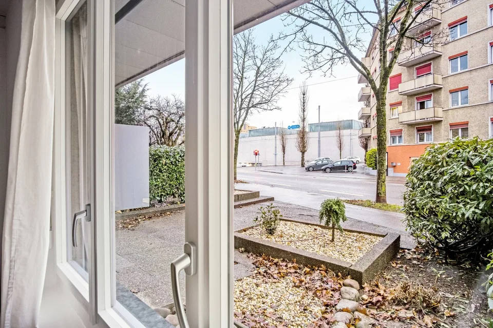 2.5 rooms in Oerlikon, close to the train station, fully furnished, flexible rental period, instant booking