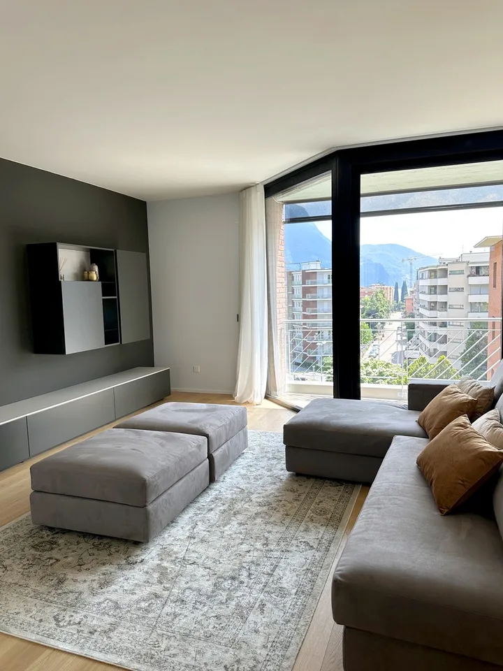 Attico duplex 4,5 ristrutturato a nuovo con rooftop panoramico.