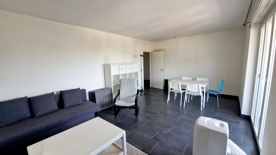 Bel 3,5 panoramico completamente ristrutturato in stile moderno.