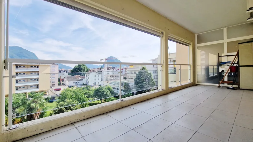 Bellissimo 3,5 in zona residenziale con terrazza coperta panoramica.