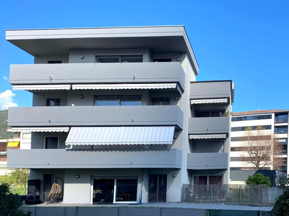 Apartment 3.5 rooms with garden and parking spaces - secondary residence