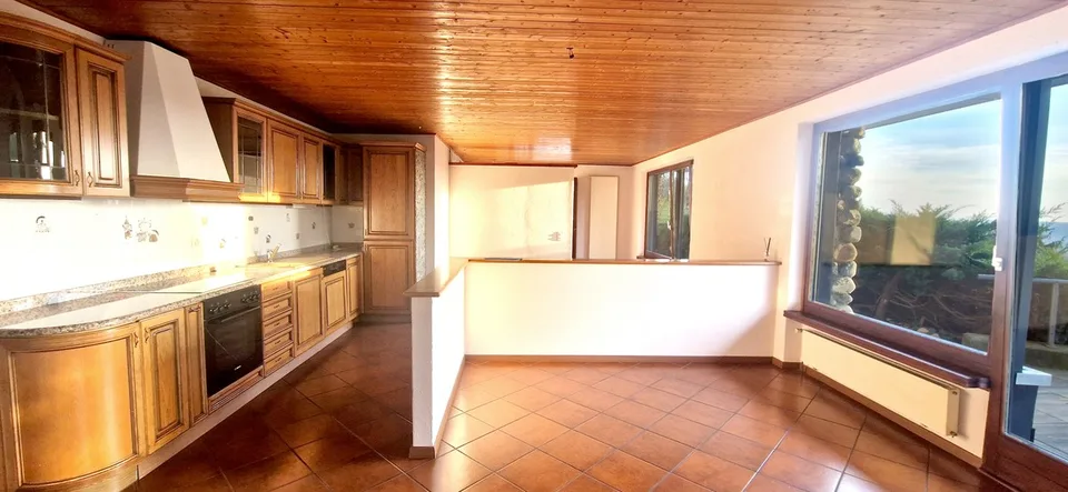 Duplex 4.5 in semi-detached house with panorama, private garden and grotto.