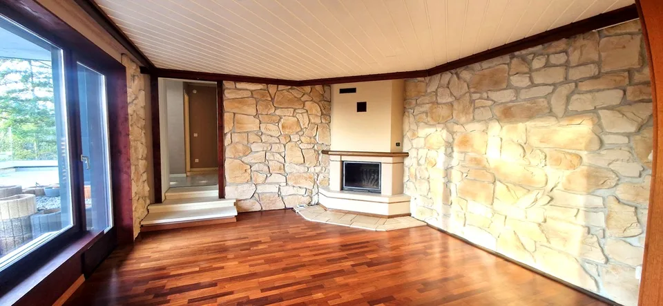 Duplex 4.5 in semi-detached house with panorama, private garden and grotto.
