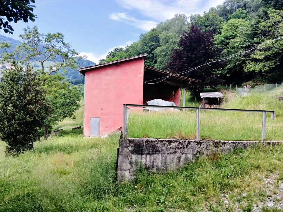 Grotte 6,5 mit Restaurantbereich, Zimmern und großem Grundstück
