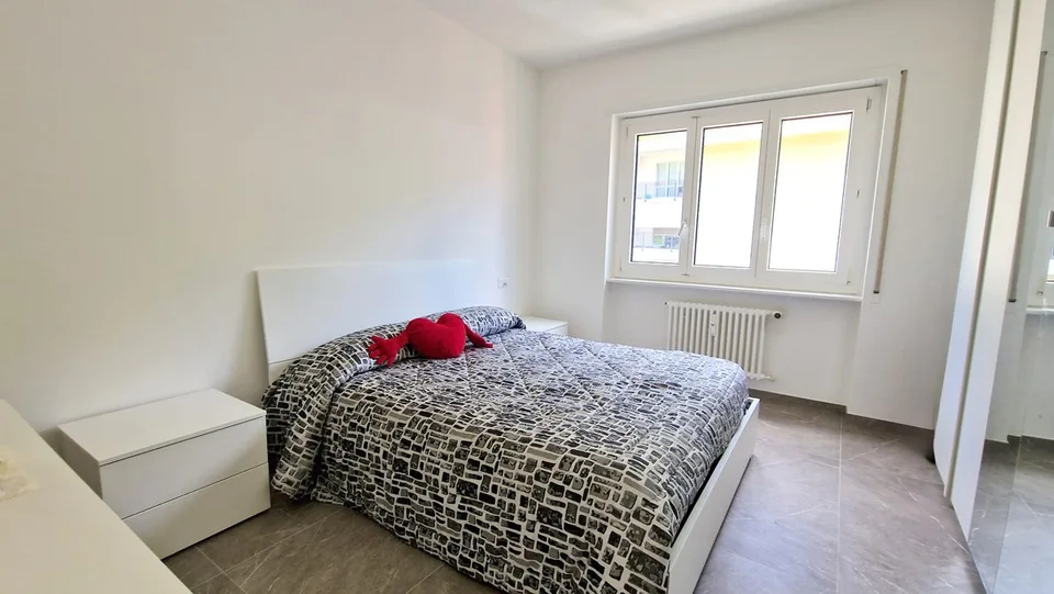 Schönes 4,5-Zimmer-Wohnung komplett renoviert im Jahr 2024 mit Blick auf die Burgen.