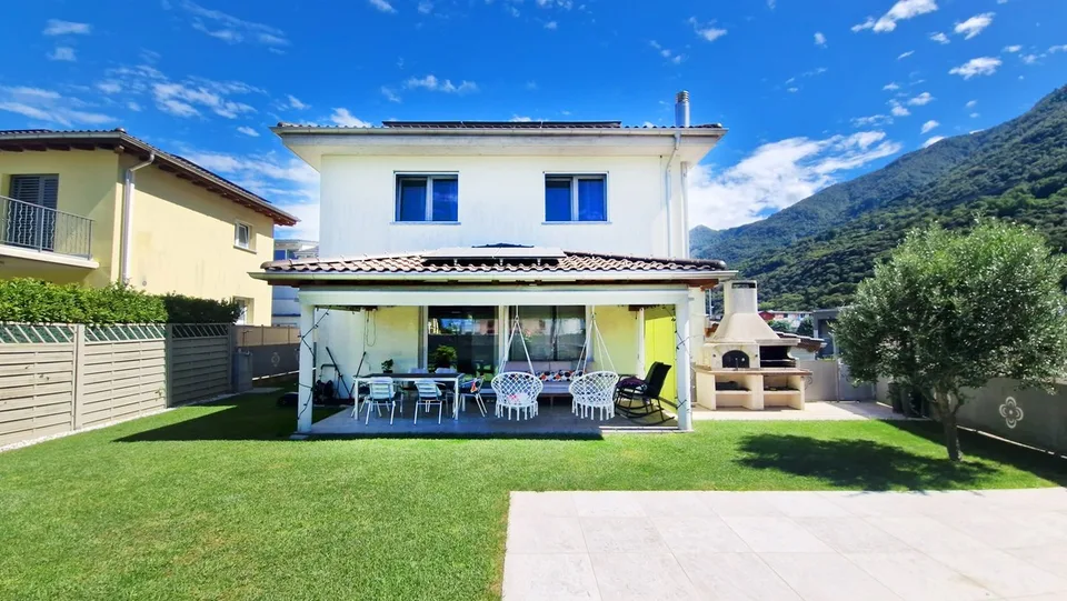 Moderna casa indipendente 6,5 con giardino con vasca idromassaggio