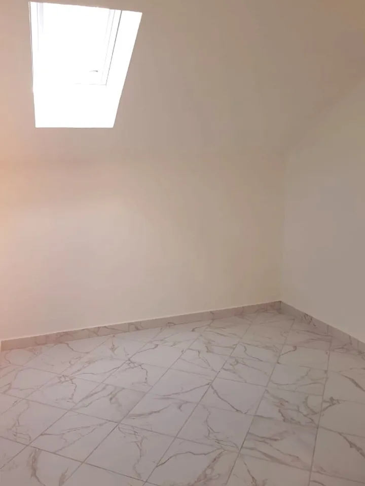 Schönes 3,5-Zimmer-Wohnung mit offener Küche