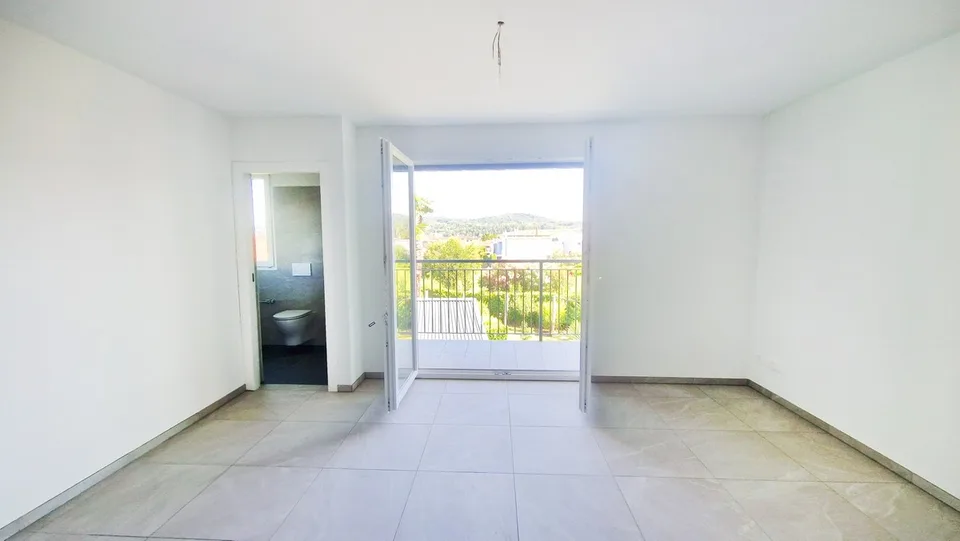 Nouvel appartement 2,5 pièces avec balcon couvert et vue dégagée