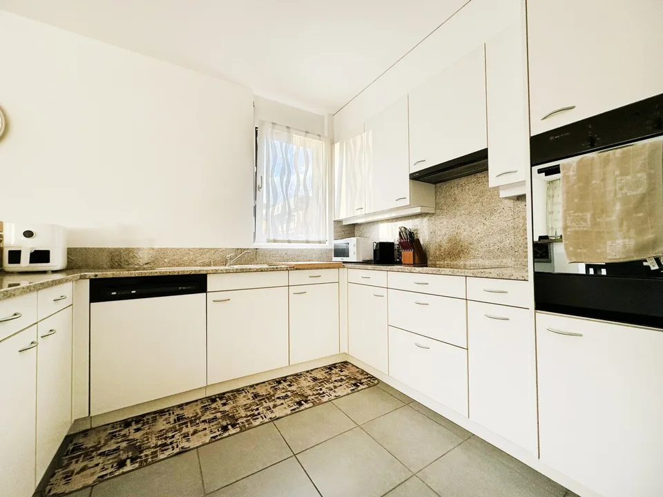 Helles 3,5-Zimmer-Wohnung mit großer sonniger Terrasse in zentraler Lage
