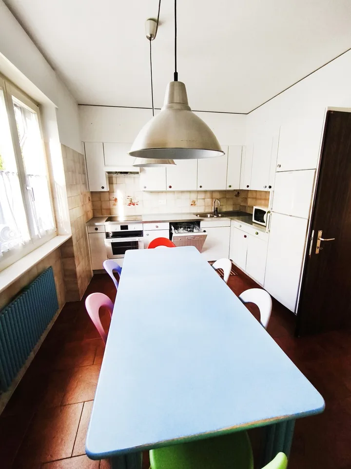 Elegante villa indipendente 5,5 locali con piscina e ampio giardino