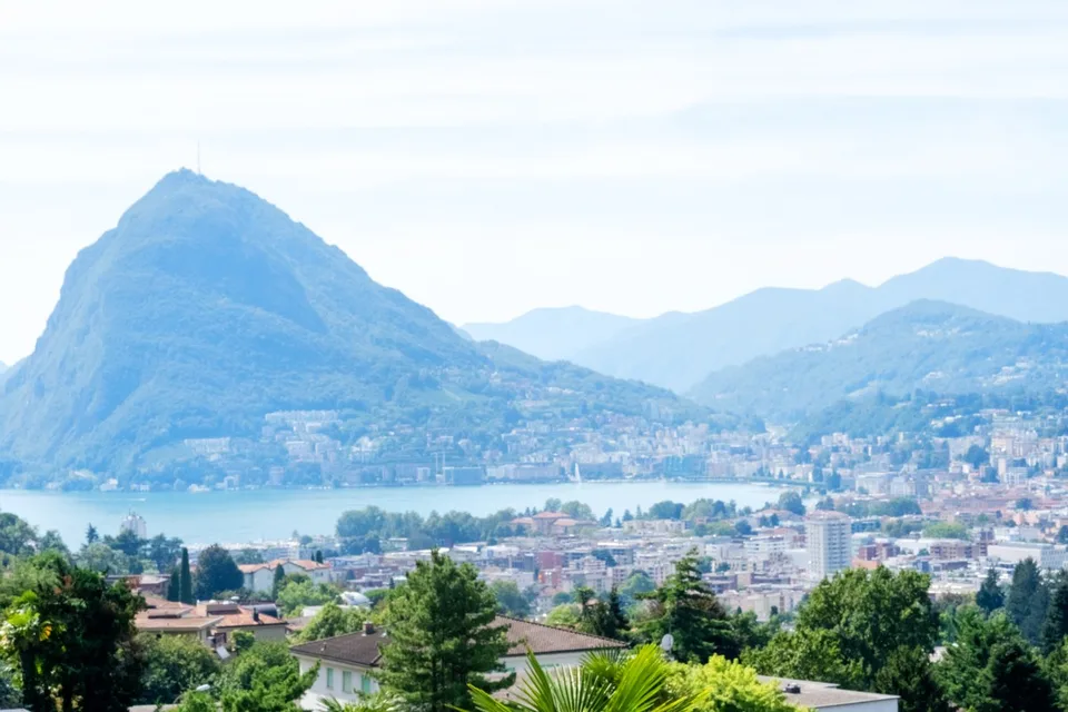 Appartement 2,5 pièces raffiné avec terrasse panoramique