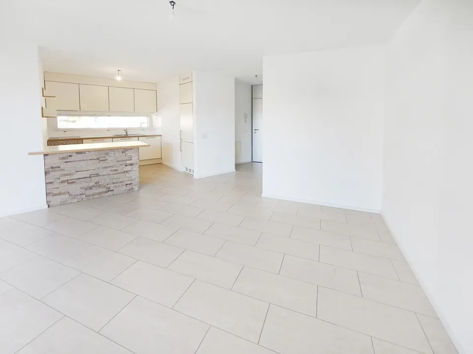 Helles 2,5-Zimmer-Apartment mit bewohnbarem Terrazzo in ruhiger Grünzone