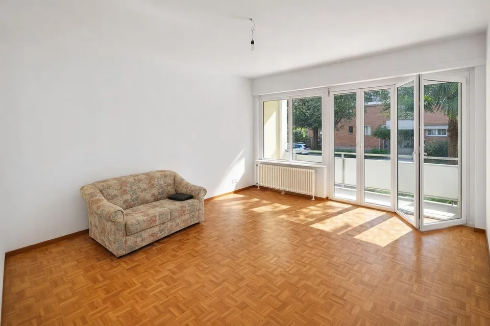 Gradevole luminoso appartamento 2,5 locali con ampio balcone