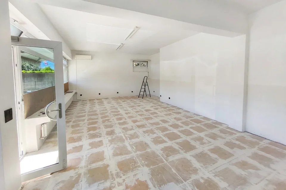Gewerbefläche 70 m² an einer Durchgangsstraße mit 4 Parkplätzen