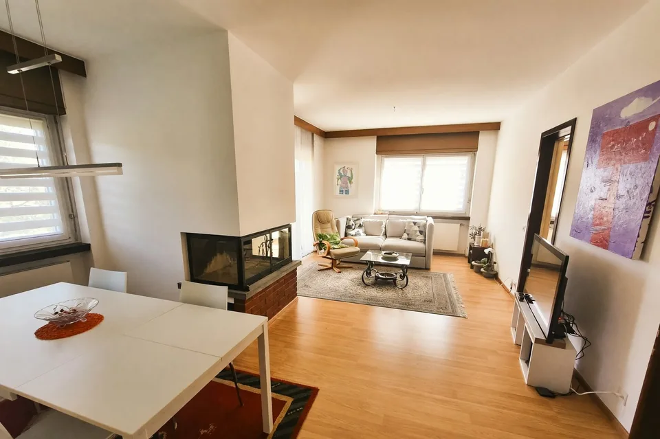 Appartamento 4,5 con camino e tre terrazzi a Manno