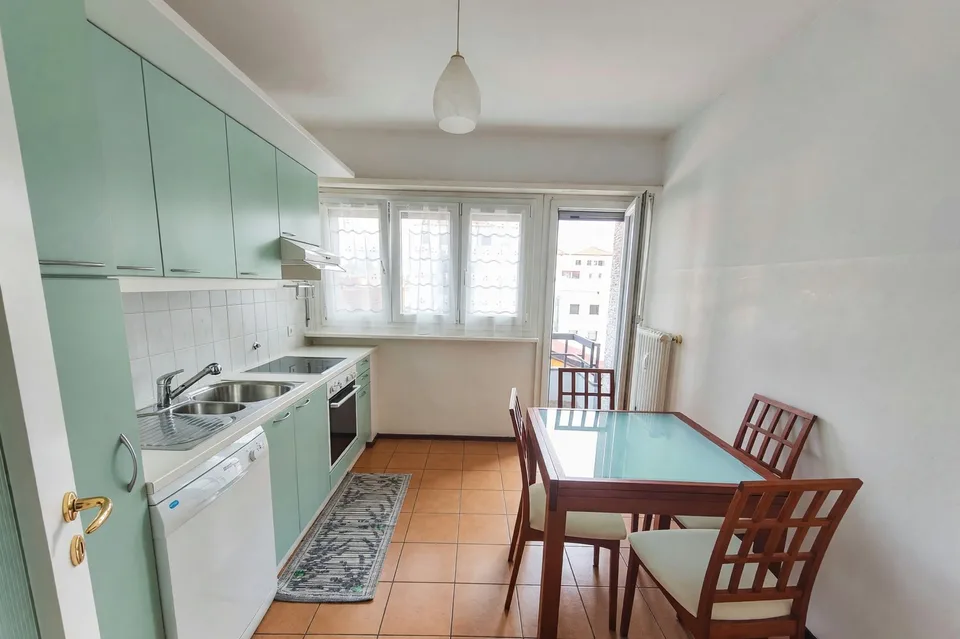 Geräumige 4,5-Zimmer-Wohnung mit zwei Terrassen, schöner Aussicht und separater Küche