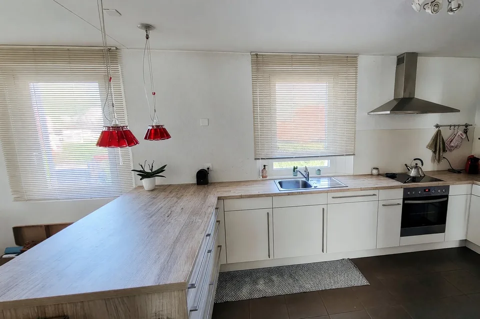 Modernes 3,5-Zimmer-Wohnung mit Terrasse, komplett renoviert