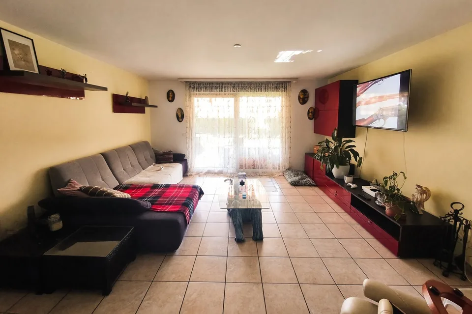Villetta 5,5 con giardino di 300 mq e mansarda abitabile